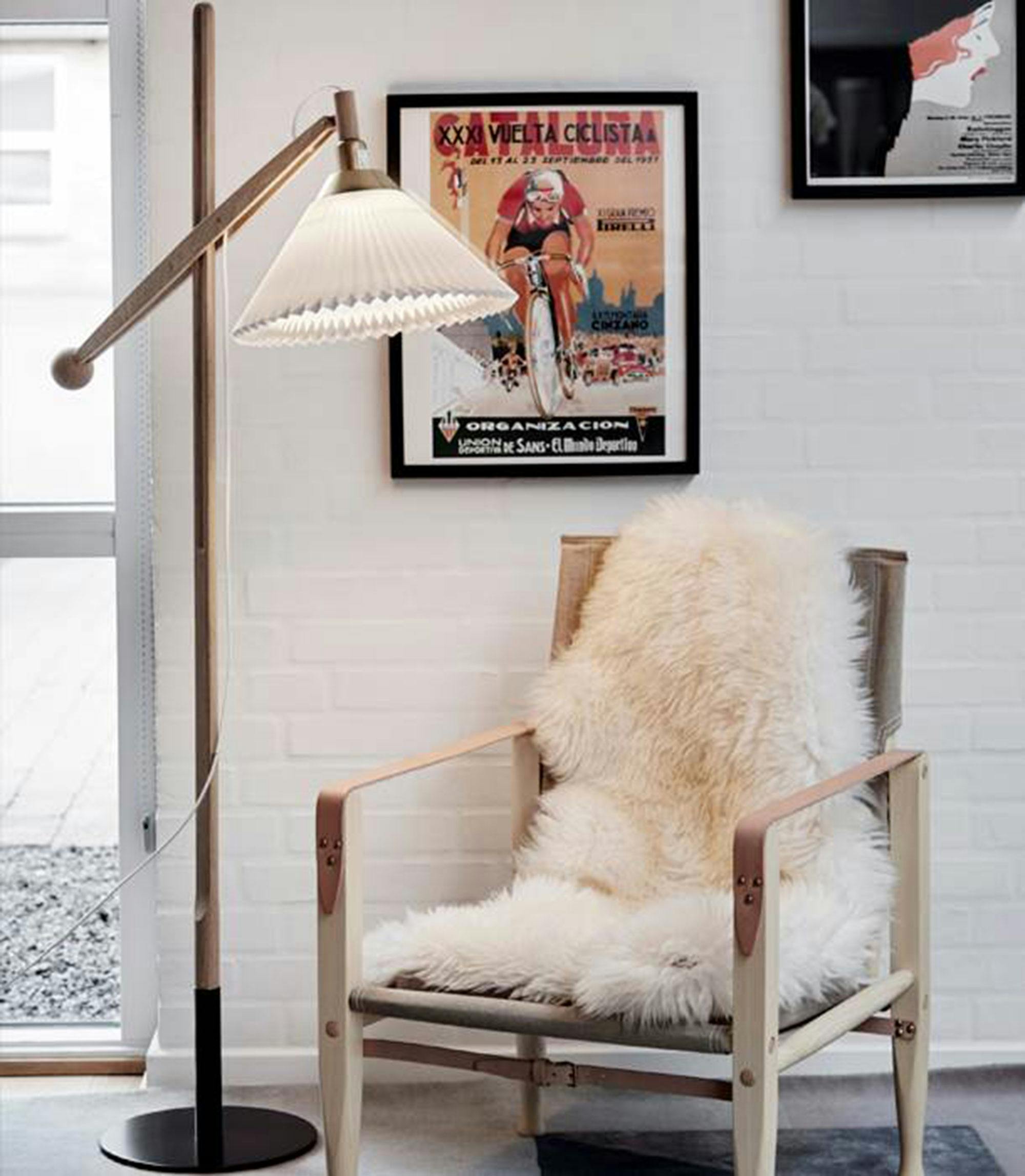 leklint gulvlampe er perfekt belysning i lesekroken